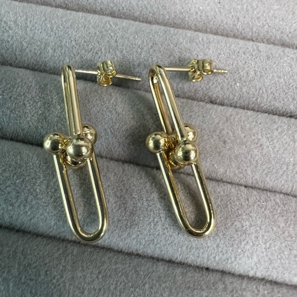 ✅Sold‼️Sale‼️18K Real Gold Hardware Earrings - Picture 8 of 9